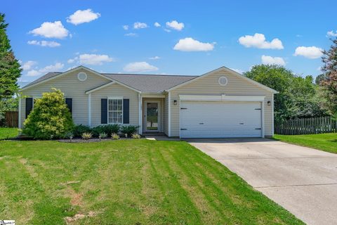 102 Pasture Place active home in Nelsons Creek, Simpsonville, SC