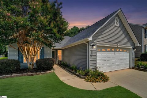 313 Garfield Lane active home in Bryson Meadows, Simpsonville, SC