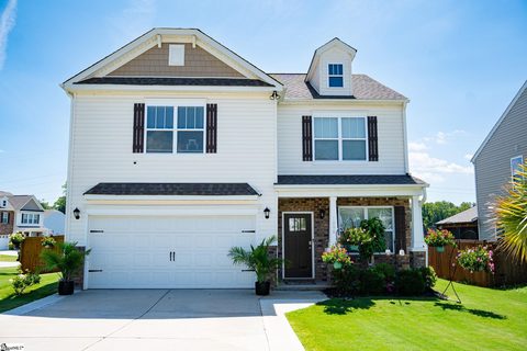 A home in Hampton Hills, Lyman