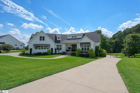 Homes in Cumberland Walk, Inman
