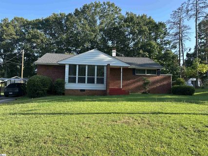 9 Woodmont Circle active home in Brookforest, Greenville, SC