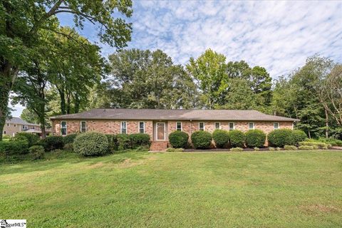 103 Hollymont Court active home in Holly Tree Plantation, Simpsonville, SC