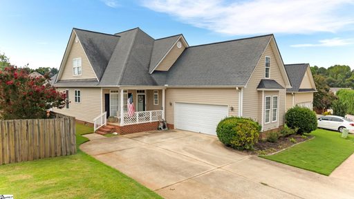 203 Summergrass Drive active home in Hampton Farms, Greenville, SC