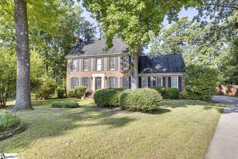 109 Smithwood Court active home in Walkers Crossing, Simpsonville, SC