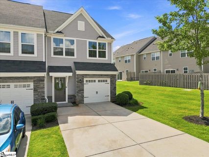 131 Roseridge Drive active home in Brookwood Commons, Simpsonville, SC