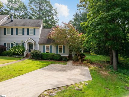 141 Inwood Court active home in Woodburn Hills, Spartanburg, SC