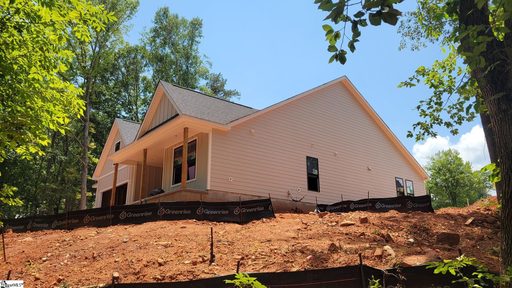 1815 Cross Creek Drive active home in Cross Creek Plantation, Seneca, SC