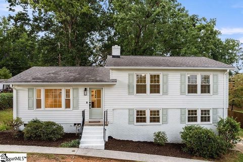 102 Kathryan Court active home in Chestnut Hills, Greenville, SC
