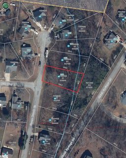 100 Stone Brook Court active lot in Meadow Farms, Taylors, SC