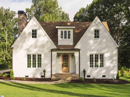 15 Country Squire Court active home in Roper At Pelham, Greenville, SC
