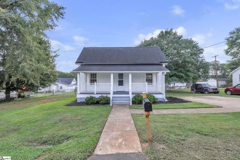 A home in Pelzer Mill