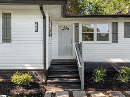 255 Hazelwood Avenue active home in Rosewood, Spartanburg, SC