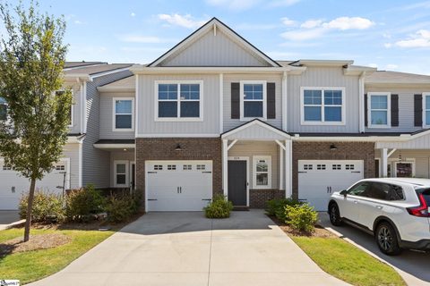 324 Hollenbeck Place active townhome in Holly Ridge, Greenville, SC