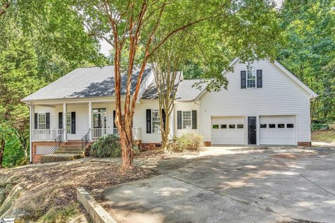 416 Beckenham Lane pending home in Half Mile Lake, Greenville, SC