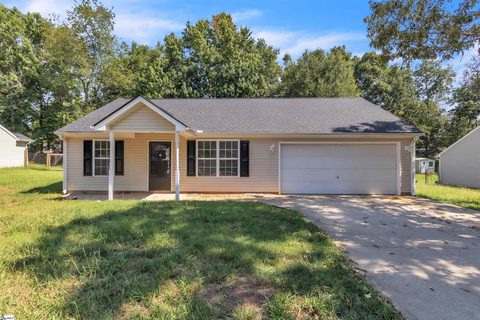 116 Pine Needle Road active home in Pine Shadows, Piedmont, SC