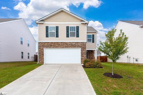 132 Boxbury Way active home in Durbin Meadows, Fountain Inn, SC