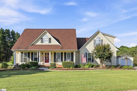 209 Roundstone Drive active home in Brookstone Esta, Inman, SC