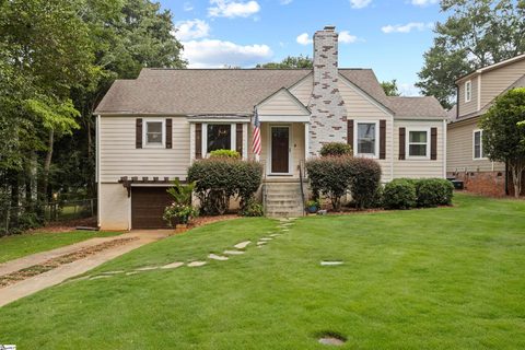 4 Waverly Court active home in Augusta Road, Greenville, SC