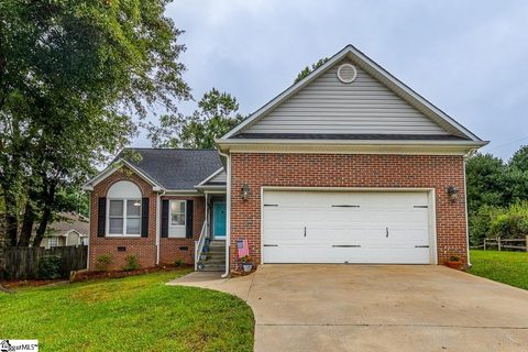 16 Fawndale Lane active home in Eagle Watch, Fountain Inn, SC