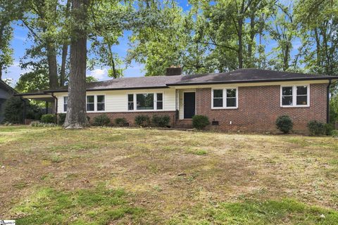 207 Melbourne Lane active home in Wellington Green, Greenville, SC