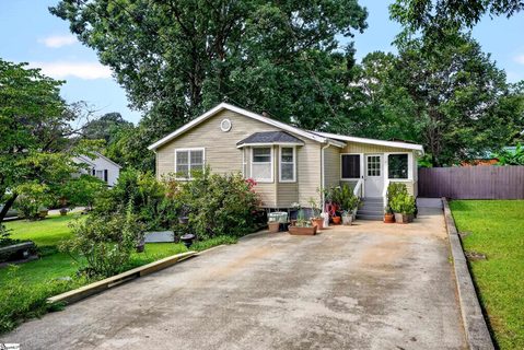 10 Westbrook Drive active home in Chestnut Hills, Greenville, SC