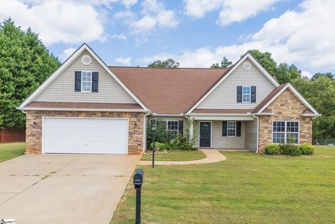 1 Long Pond Court active home in Country Knolls, Greer, SC
