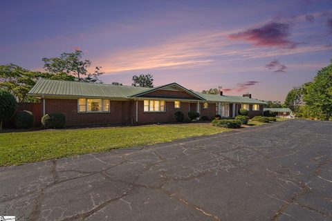112 Captains Way active home in Leeward Landing, Anderson, SC