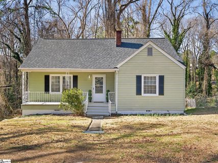 111 Oakleaf Drive active home in Park Hills, Spartanburg, SC