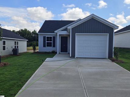 190 Cloverfield Lane active home in Evergreen, Spartanburg, SC