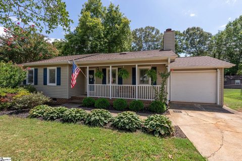 205 Mountain Chase pending home in Mountain Creek, Taylors, SC