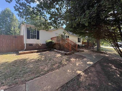38 Raisinwood Drive active home in Durbin Estates, Simpsonville, SC