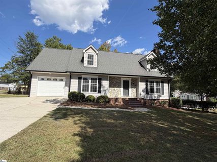 705 Strange Road active home in Windsor Oaks, Taylors, SC