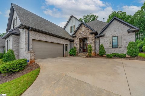 124 Chestnut Pond Lane active home in Chestnut Pond, Simpsonville, SC