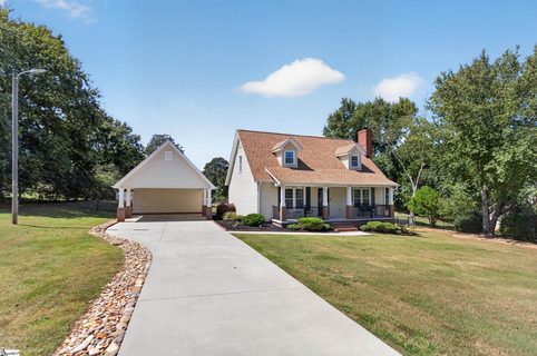 A home in Country Glen