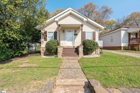 900 Green Avenue active home in Melrose, Greenville, SC
