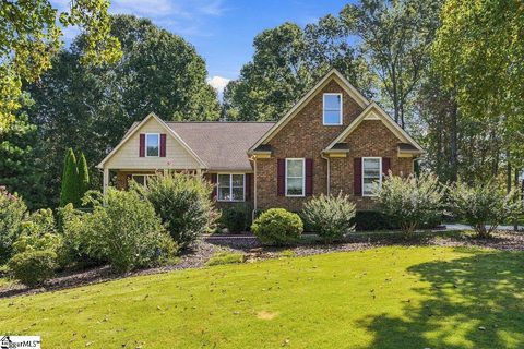 Homes in Hammond Pointe, Taylors