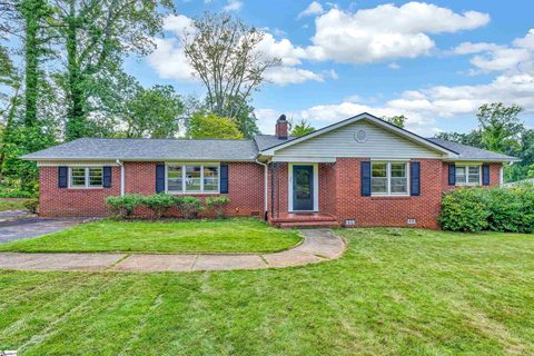126 Holly Drive active home in Woodland Heights, Spartanburg, SC
