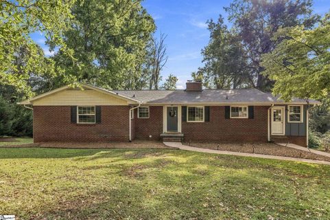 204 Hermitage Road active home in Lake Forest, Greenville, SC