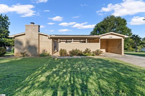 201 Eastview Drive pending home in Eastview Heights, Simpsonville, SC