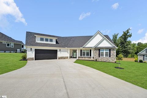 309 Blue Rock Court active home in Tubbs Mountain Estates, Travelers Rest, SC