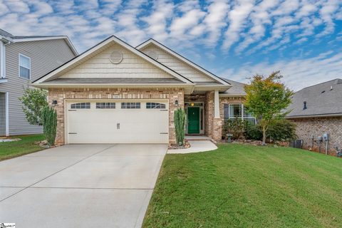 16 Border Avenue active home in Fox Trace, Simpsonville, SC