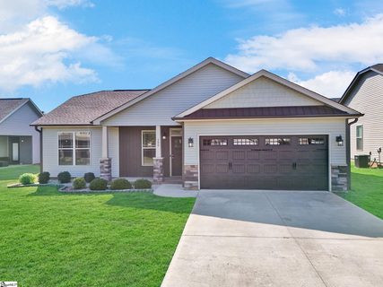 155 Norfolk Circle active home in Sullivan Hills, Anderson, SC