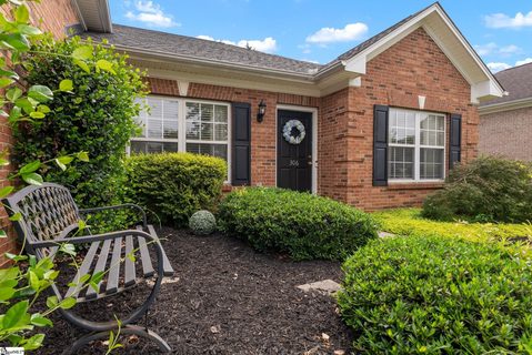 306 Jockey Court active home in Steeple Chase, Simpsonville, SC