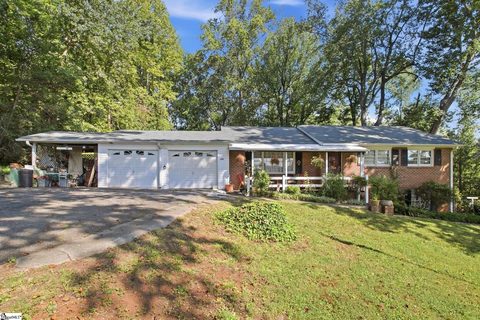 308 Alta Vista Circle active home in Coleman Heights, Travelers Rest, SC