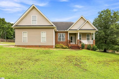 608 Mandeville Drive active home in Shaftsbury, Boiling Springs, SC