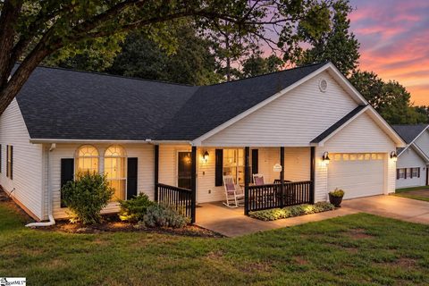 Homes in Hill Place, Mauldin