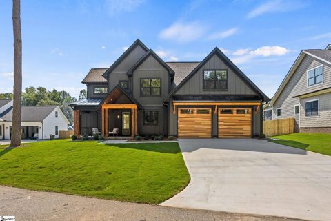 208 Forest Park Drive