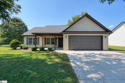 443 Mandys Meadow Drive active home in Mandys Meadow, Inman, SC