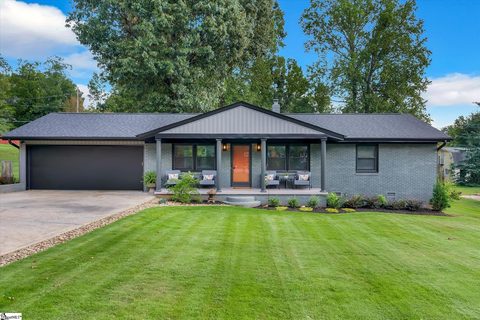 201 Carolyn Road active home in Kingsberry Park, Easley, SC