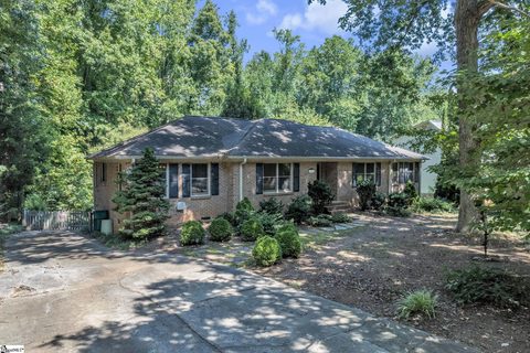 222 Hunters Woods